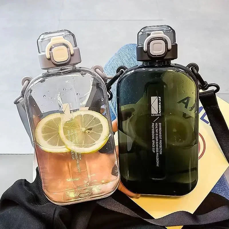Gourde plate 750ml – transparente avec sangle